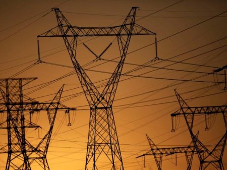 Atentados en Brasil golpean a tres líneas de transmisión eléctrica y gobierno crea grupo especial de crisis