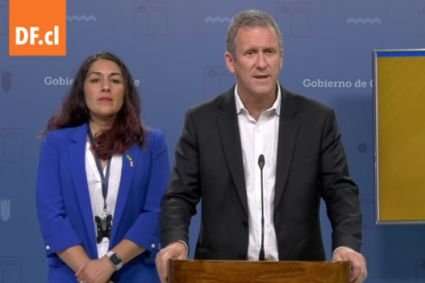 <p>Ahora en DF | Ministro de Transporte asegura que el Gobierno trabaja en una "estrategia razonable de descongelamiento" de la tarifa del transporte público</p>