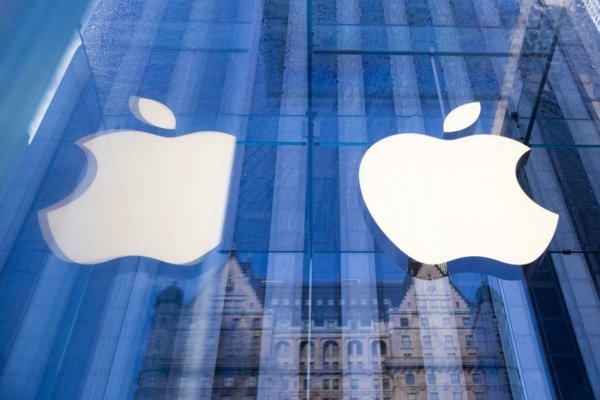 <p>Apple recortará remuneraciones de Tim Cook 40% este año, a solicitud del propio director ejecutivo</p>