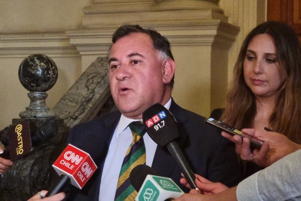 Bancada DC anuncia proyecto que obliga al Minsal a garantizar la “libre movilidad” de los usuarios si quiebra una Isapres