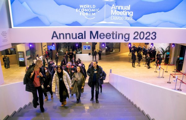 <p>La perspectiva de una recesión lidera la preocupación de los líderes al inicio de la cumbre de Davos</p>