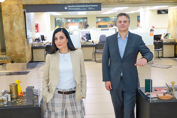 <p>La gerenta general de créditos, Soledad Ovando, y el gerente de la división ahorro y vivienda, Marcelo Hiriart. Foto: Julio Castro</p>