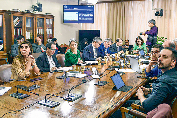 Gobierno presentó nuevo estudio de tasas de reemplazo de la reforma previsional con impactos de PGU