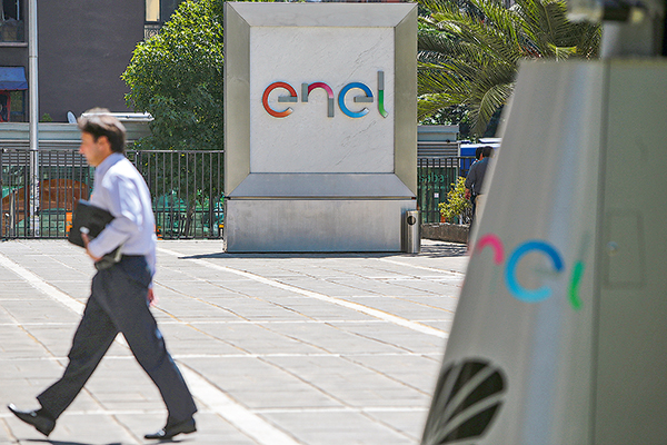 SEC multa a Enel con más de $ 1.500 millones por infringir normativas relacionadas con procesos de facturación y entrega de información