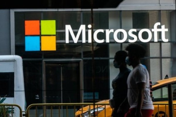 <p>Crisis en las tecnológicas: Microsoft recortará 10 mil empleos, mientras el temor a la recesión acosa al sector</p>