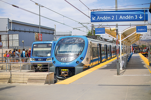 <p>Mayores costos, problemas de diseño y tiempo de viaje: Las observaciones de expertos al Tren Valparaíso-Santiago</p>
