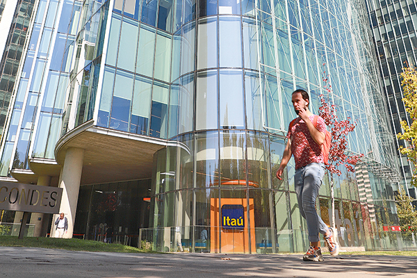 Itaú deja atrás el nombre Corpbanca: fija ruta centrada en rentabilidad sustentable tras cerrar su mejor año