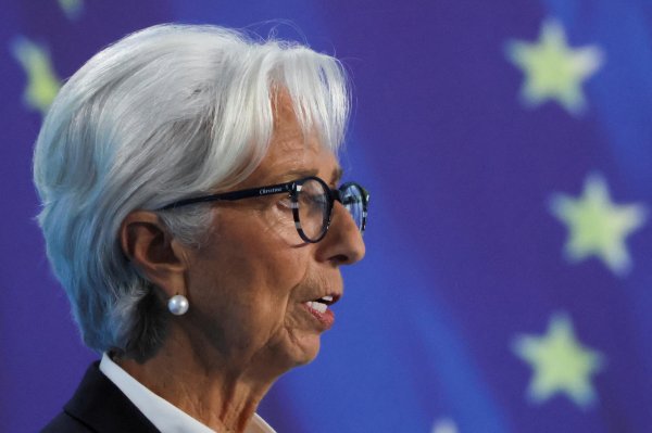 Lagarde dice que la inflación es demasiado alta y que el BCE debe mantener el rumbo