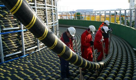 América Móvil anuncia despliegue de cable submarino Guatemala-EU junto a Telxius