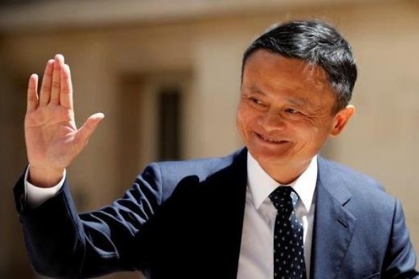 Jack Ma aterriza en Hong Kong en la última parada de una gira mundial