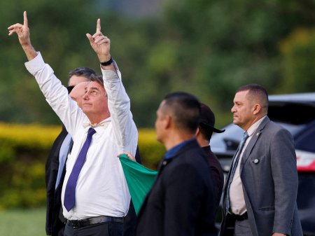Un aislado Jair Bolsonaro enfrenta crecientes investigaciones por los disturbios en Brasil