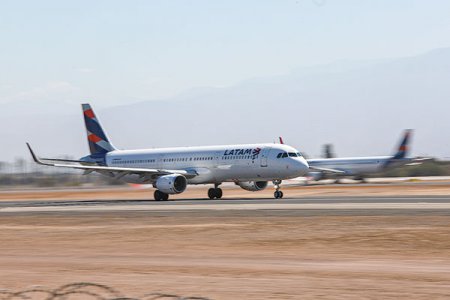 Latam Airlines proyecta un incremento de 20% en el transporte de pasajeros y carga durante 2023