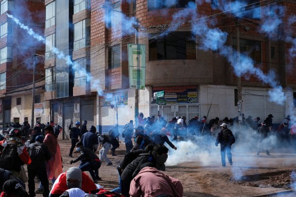 <p>Continúan protestas en Perú y número de fallecidos aumenta a 62 tras dos nuevas víctimas fatales en últimas horas</p>