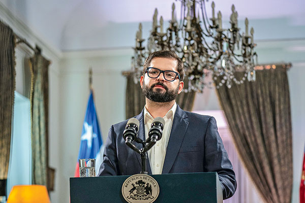 Presidente Boric viaja hoy a Argentina para participar en la VII Cumbre de Celac