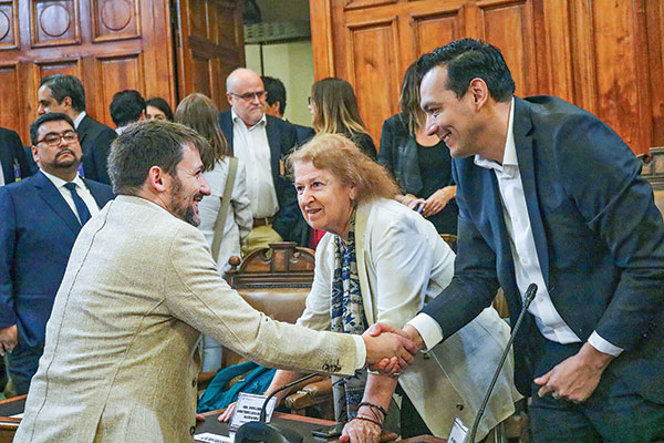 Pardow aborda agenda del sector energético en 2023 y estrechez del sistema eléctrico