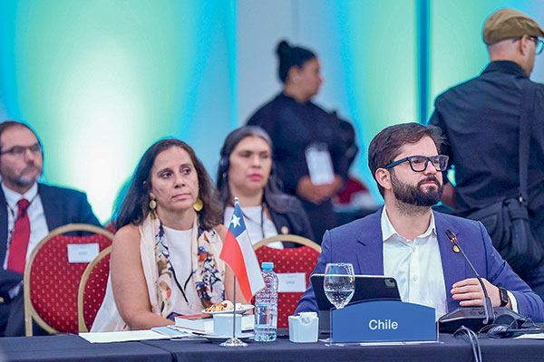 Urrejola se defiende tras filtración de audio: niega haber sabido de la grabación y dice que no presentará su renuncia