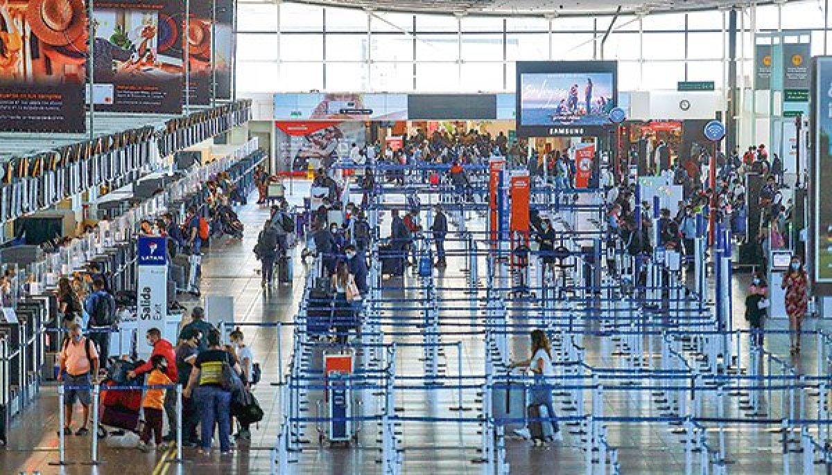 <p>Usuarios aún están a tiempo: Sernac insta a solicitar devolución de tasas de embarque de vuelos no utilizados entre 2015 y 2021</p>