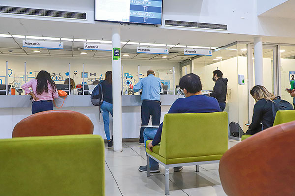 Los siete últimos superintendentes de Salud presentan propuesta de ley corta para abordar crisis de isapres