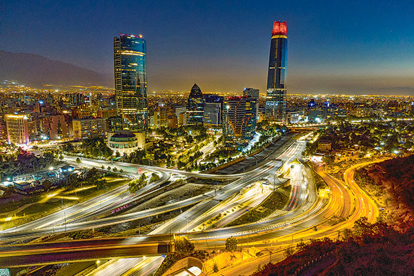 Moody’s Analytics: PIB de Chile podría caer 4,8% este año si la inflación no cede y la Fed es más agresiva subiendo tasas