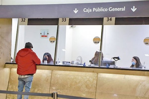 <p>Las dos caras de la banca en 2022: ganancias alcanzan récord, pero créditos caen a mínimos de 30 años</p>