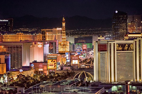 <p>Las Vegas recupera su glamour: los ingresos de la capital mundial del azar establecen nuevo récord</p>