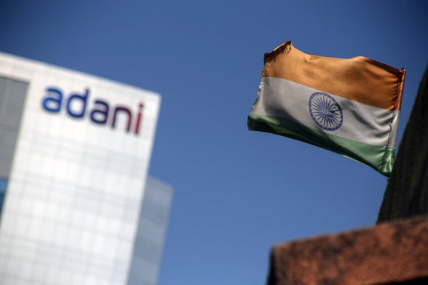 Los fondos chilenos con exposición a India en medio de la crisis de Grupo Adani