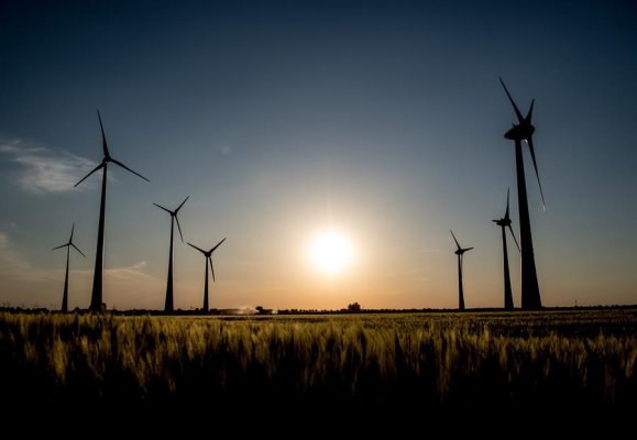 <p>La generación solar avanzó un 24% en 2022 y la eólica un 33% en el conjunto de la UE.</p>