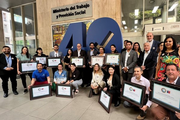 Más de 430 empresas han recibido la certificación que acredita que rebajaron su jornada laboral a 40 horas semanales