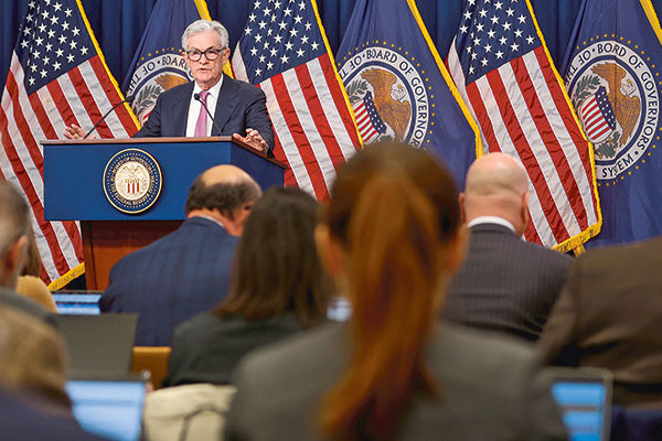 <p>Los economistas detectan matices pesimistas en el discurso optimista de Jerome Powell</p>