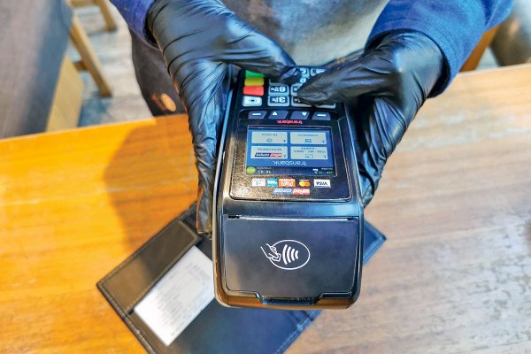 <p>Los otros flancos que enfrenta Transbank en diferentes instancias legales</p>