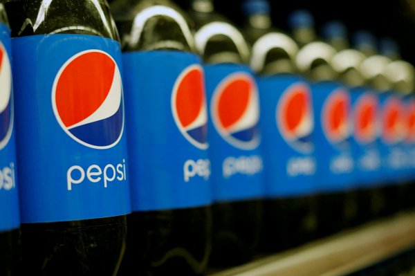 Las alzas de precios impulsan los resultados trimestrales de PepsiCo sobre las estimaciones