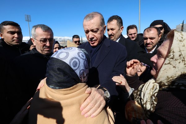FT: El terremoto pone a prueba el liderazgo de Erdogan en vísperas de las elecciones turcas