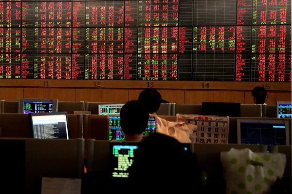 <p>Wall Street borra ganancias y cierra en baja por nuevas preocupaciones sobre tasas y recesión en EEUU</p>