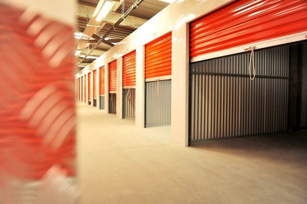 El boom de las minibodegas: espacios disponibles suben en más de 100 mil m2 y se prevé un crecimiento del mercado de dos dígitos para 2025