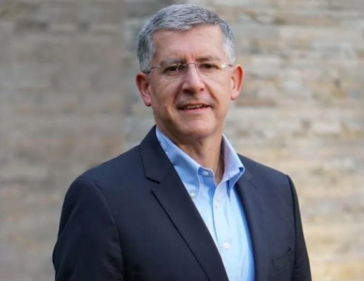 <p>Daniel Rodríguez continuará como director general de Femsa durante tratamiento por enfermedad</p>