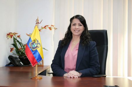 ¿Quién es María Elisa Soledispa, la primera mujer en asumir la gerencia general de Petroecuador?