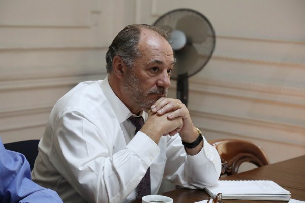 <p>Sutil critica gestión del Gobierno ante los incendios y rechaza opción de royalty: “Yo los hago responsables de la propagación en exceso, por falta de reacción oportuna”</p>