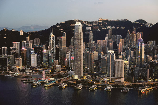 <p>La nueva apuesta de EY Chile en Hong Kong: abre oficina para potenciar inversiones asiáticas</p>
