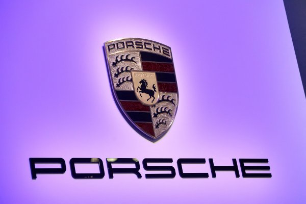 <p>Porsche sorprende al mercado de deuda privada con una venta récord de 2.700 millones de euros</p>