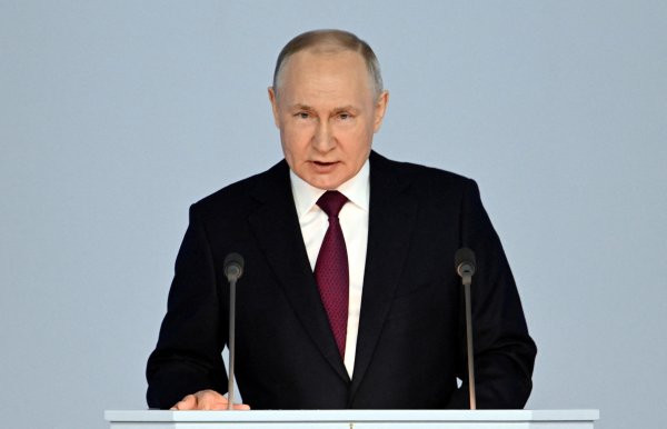 <p>Putin advierte a occidente del riesgo nuclear, pero Biden responde que nunca vencerá en Ucrania</p>