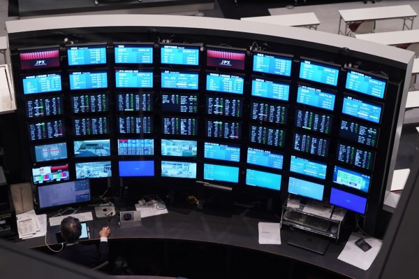 <p>Bonos globales están próximos a revertir repunte récord de enero</p>