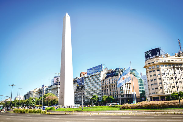 <p>Nuevo tipo de dólar en Argentina capta a los turistas y aumenta uso de tarjetas chilenas</p>