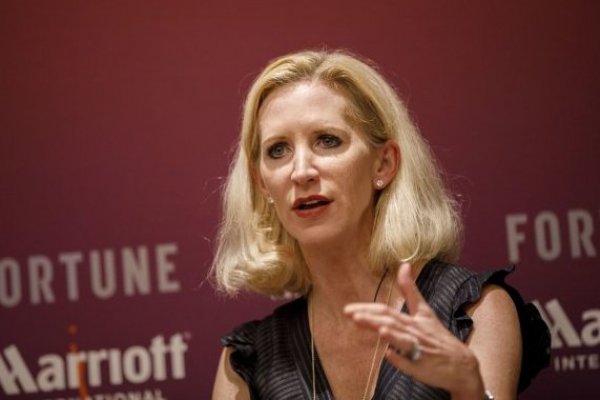 <p>La primera mujer CEO de Under Armour y su misión para recuperar a los inversionistas</p>