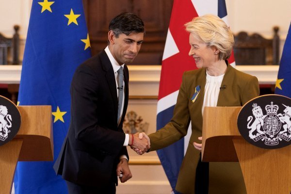 <p>El primer ministro británico, Rishi Sunak, y la presidenta de la Comisión Europea, Ursula von der Leyen, (Reuters)</p>