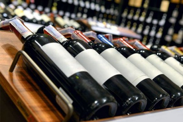 <p>Exportación de vinos embotellados sigue a la baja en enero y China pierde el liderato como destino principal</p>
