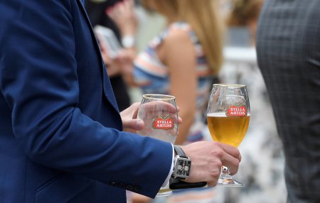 Cervecera Ambev crece a doble dígito en 2022, pero prevé aumento de costos para este año