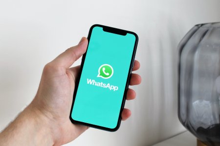 Meta se anota un triunfo: Banco Central de Brasil aprueba compras vía WhatsApp con Visa y Mastercard
