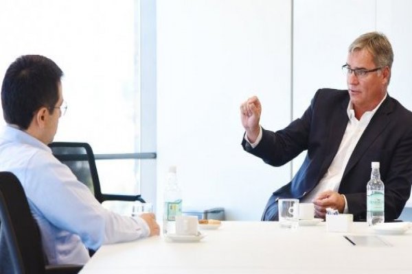 <p>Ángel Sierra de FinteChile y Rodrigo Cañas de Scotiabank.</p>