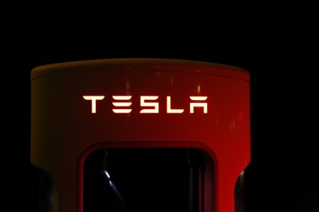 Tesla atraerá hasta US$ 15.000 millones de inversión en el sector de autopartes con instalación en México