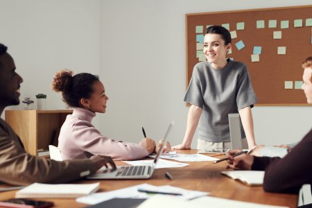 Las mujeres luchan por cerrar la brecha de género en las empresas estadounidenses